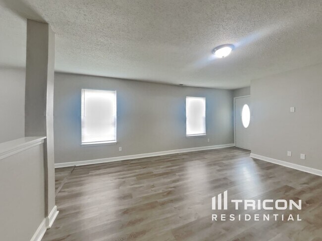 Foto del edificio - 13336 N Brick Chapel Dr