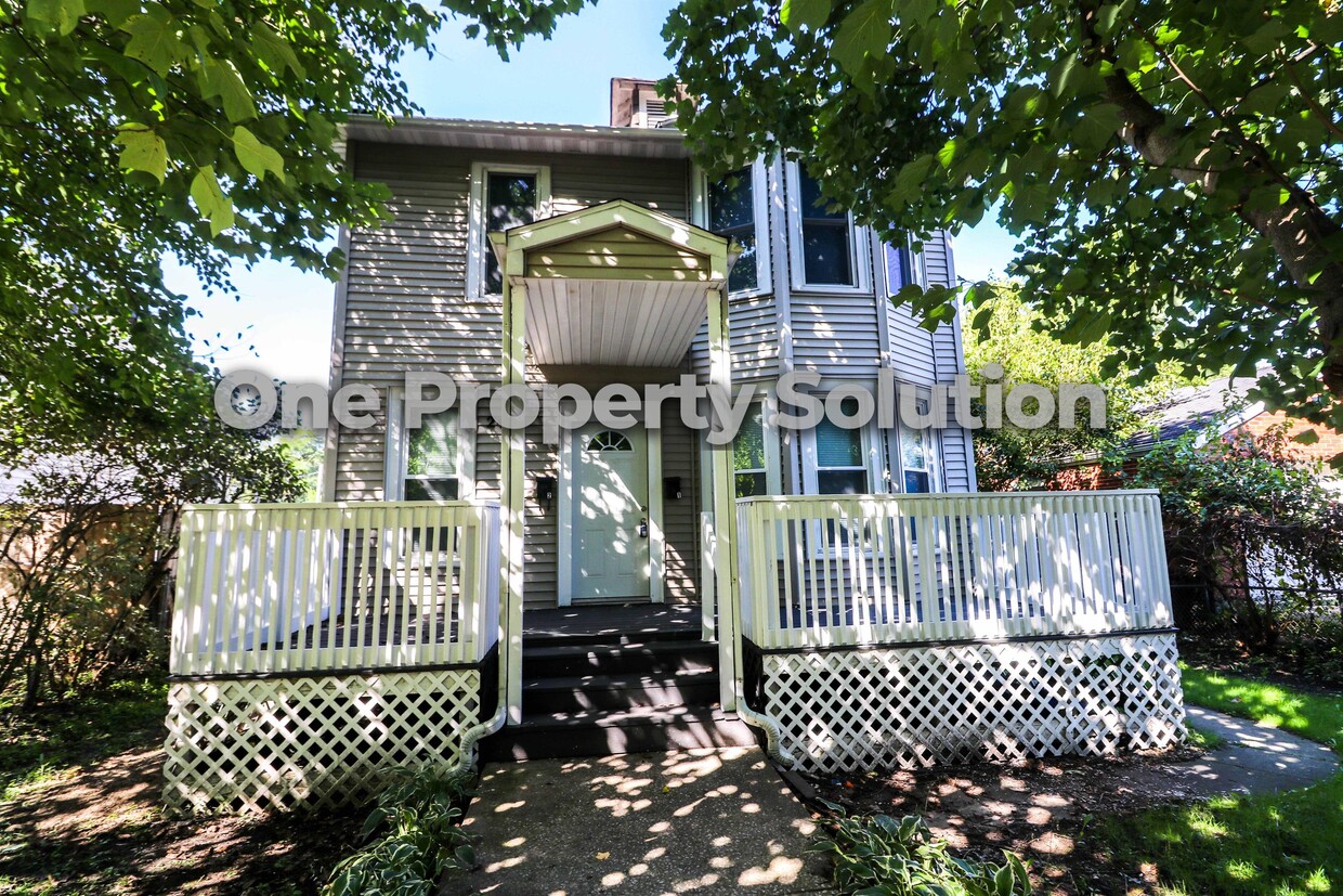 Foto principal - 2480 Sullivan St