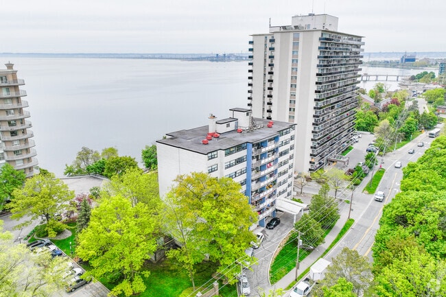 Aerial Photo - Lakeshore Towers