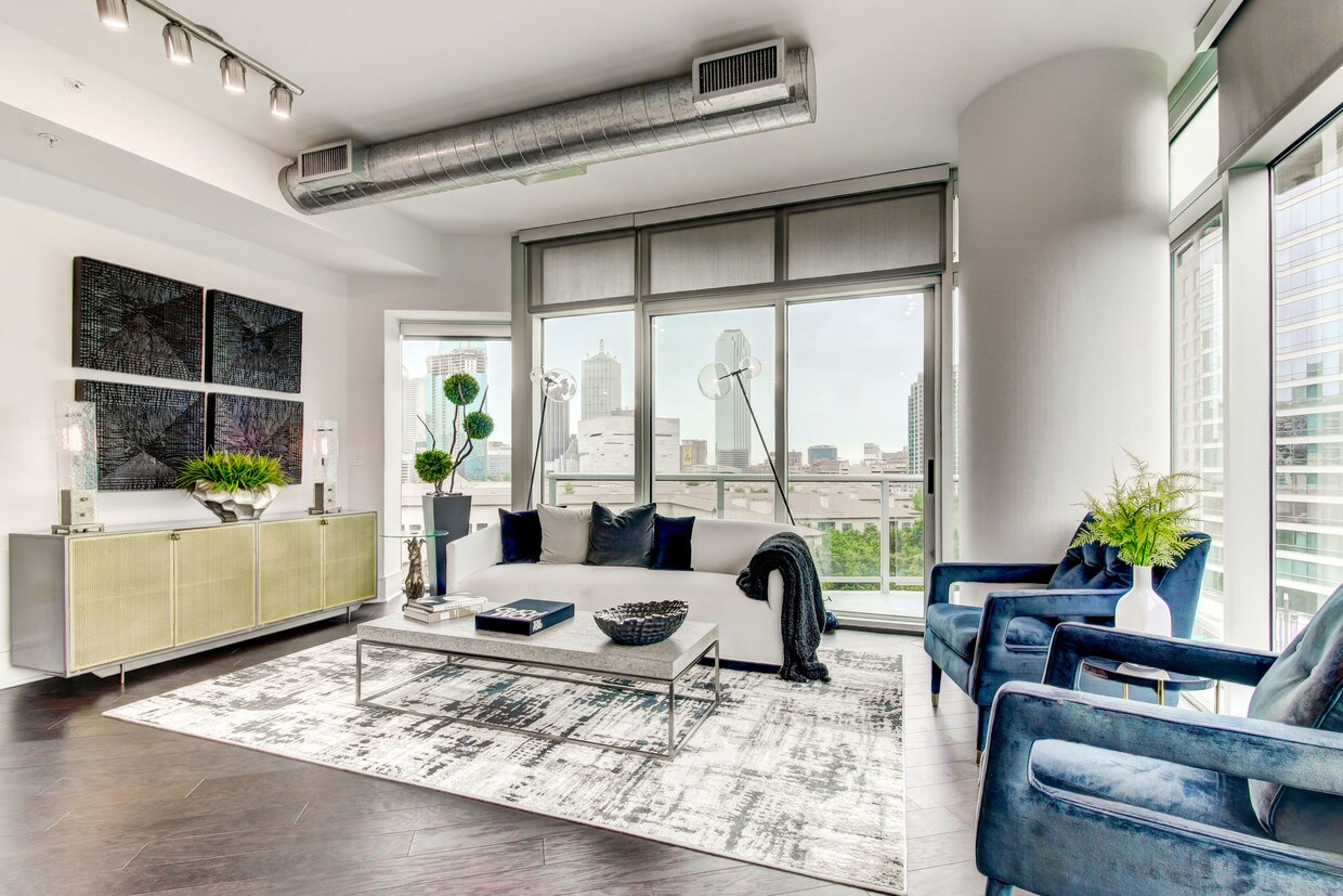 Cirque Apartments at 2500 N Houston St Dallas, TX