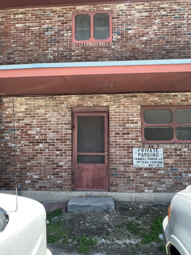 Primary Photo - 422 Ave A W