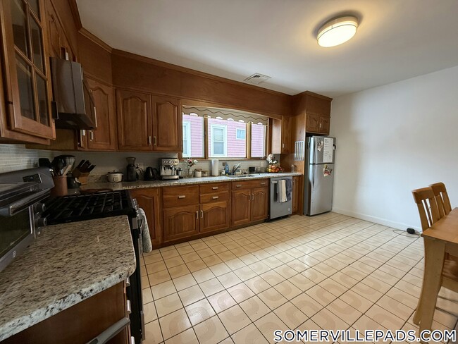 Building Photo - 449 Broadway