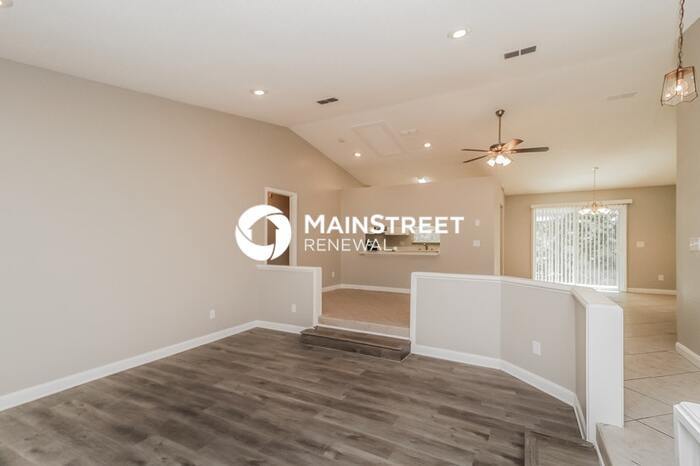 Foto principal - 3 Bedroom Pet-Friendly Home in LONGWOOD, F...
