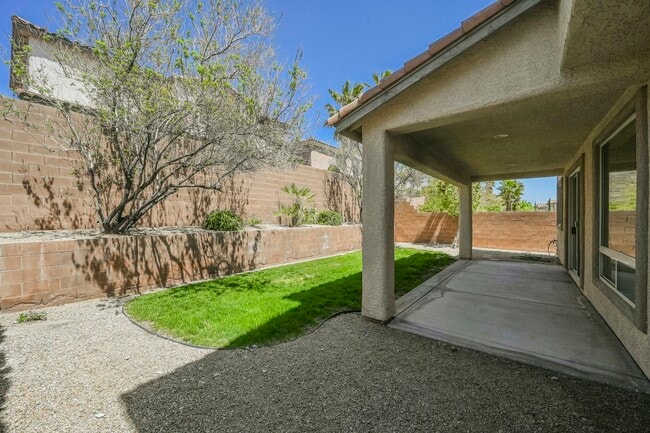 Building Photo - 11764 Via Esperanza St
