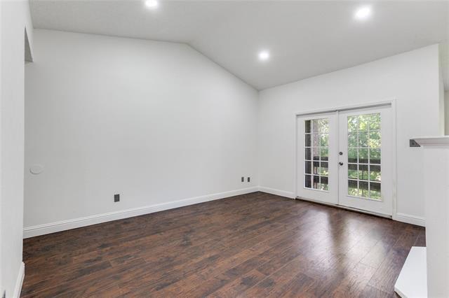 Foto del edificio - 9801 Royal Ln