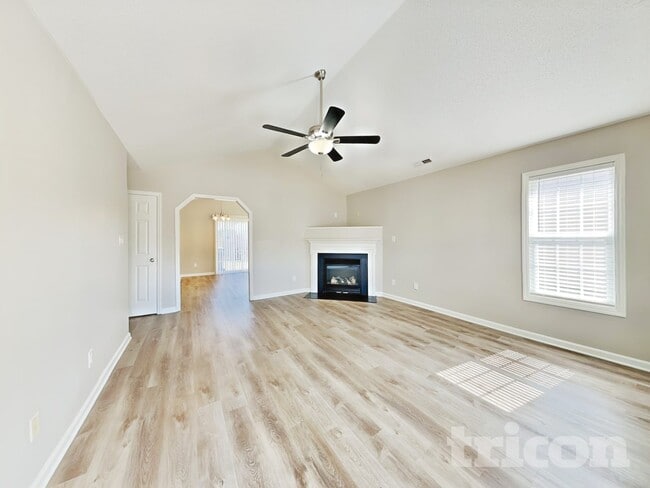 Building Photo - 5112 Limewood St