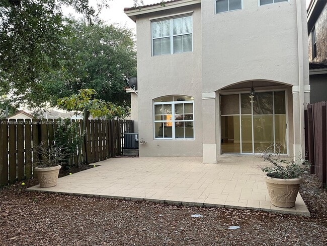 Building Photo - 977 SW 153rd Path