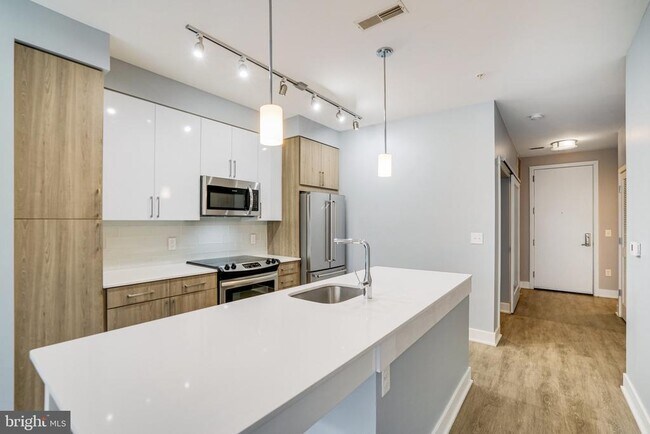 Foto del edificio - 145 Riverhaven Dr