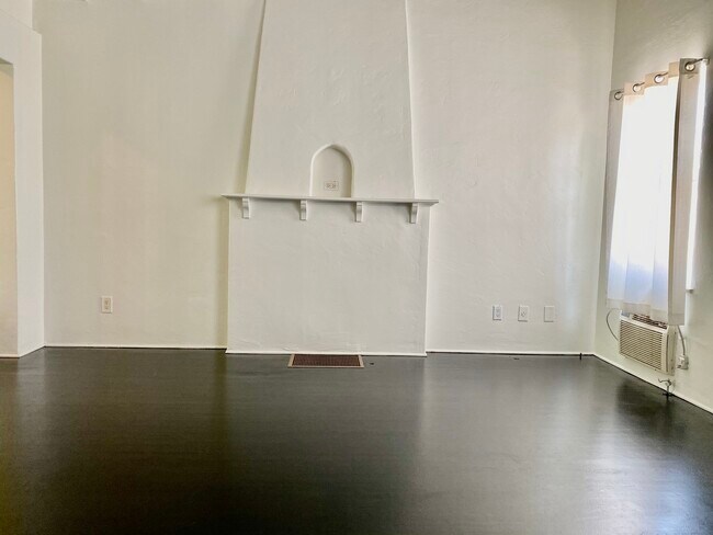 sala de estar - 1044 N Crescent Heights Blvd
