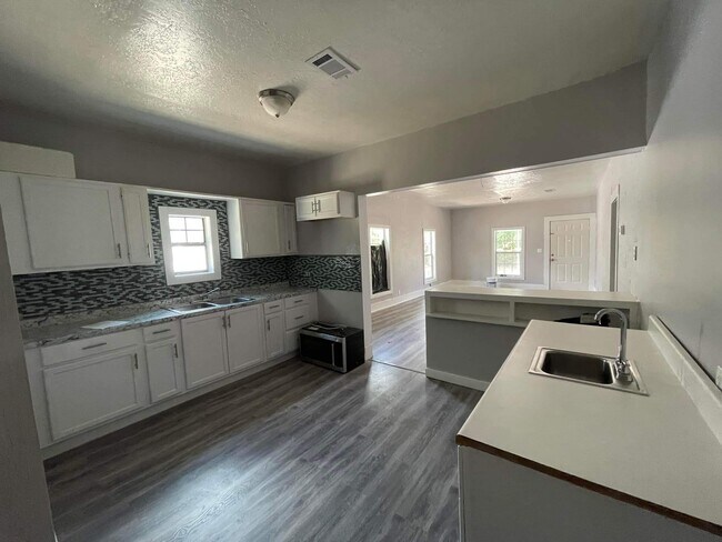 Foto del edificio - 515 W Maple Ave