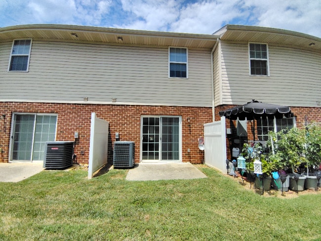 Building Photo - 65 Duiguid Dr
