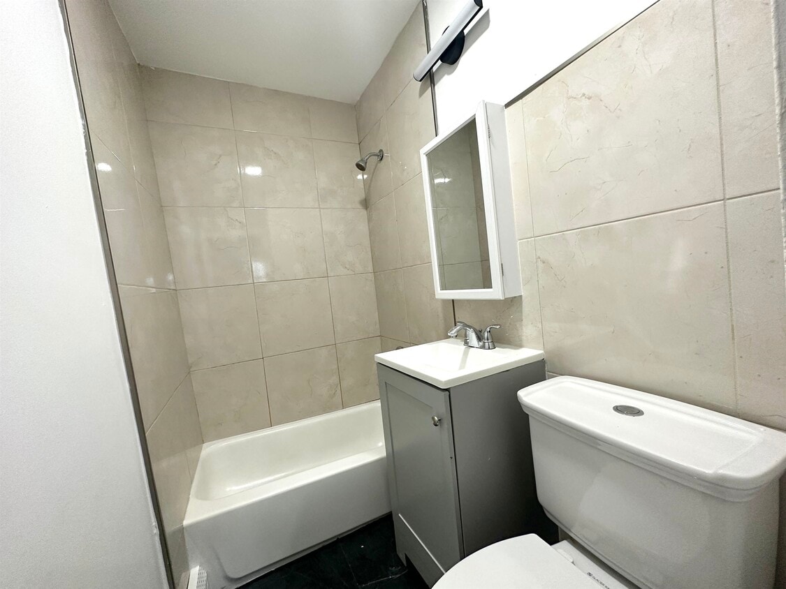 Foto del edificio - 484 Central Ave