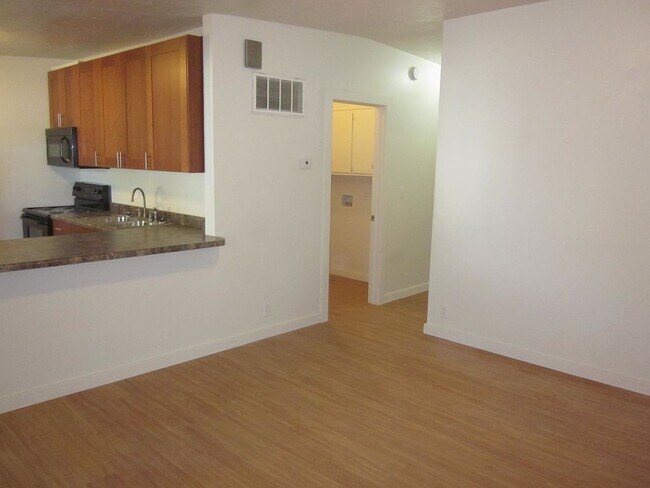 Foto del edificio - 408-410 E. Granite Ave.