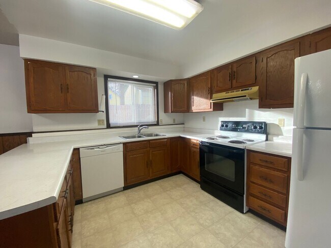 Building Photo - 3rd St Duplex