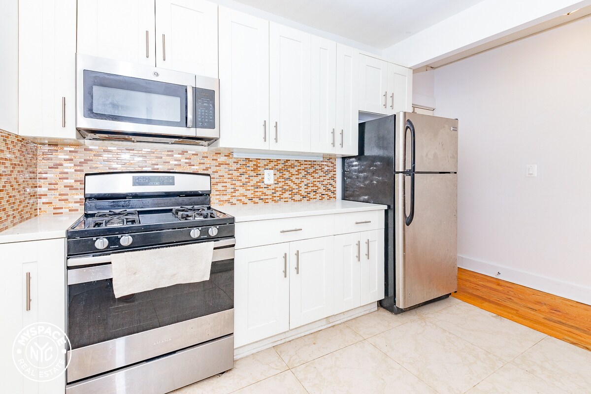Primary Photo - 60 Clarkson Ave