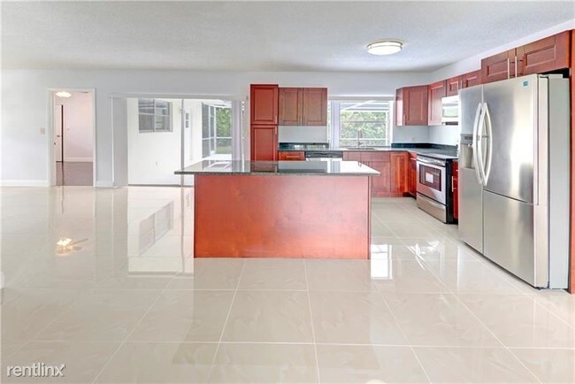 Building Photo - 3 br, 2 bath House - 4107 NW 78th Way