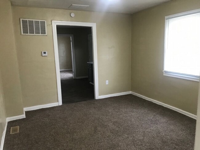 Building Photo - 2BR Westside House only 688/month