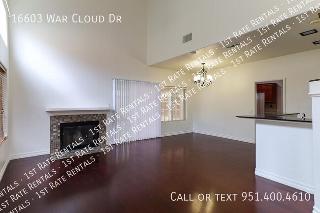 Foto del edificio - 4 bedroom with a overed sunroom and a supe...