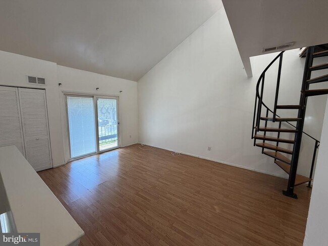 Foto del edificio - 7751 Oxford Ave