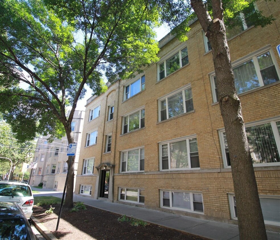 2319 W Rosemont Ave Unit 1, Chicago, IL 60659 Condo for Rent in