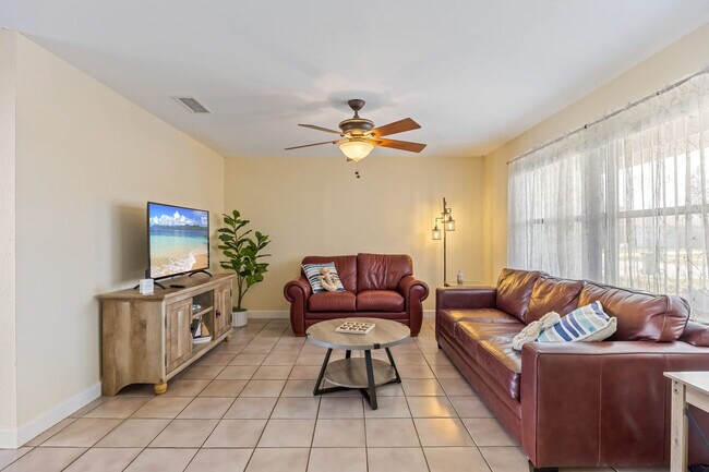 Building Photo - 1160 Altman Dr