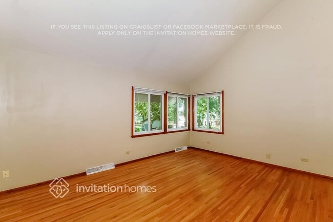 Foto del edificio - 2442 Jansen Ave