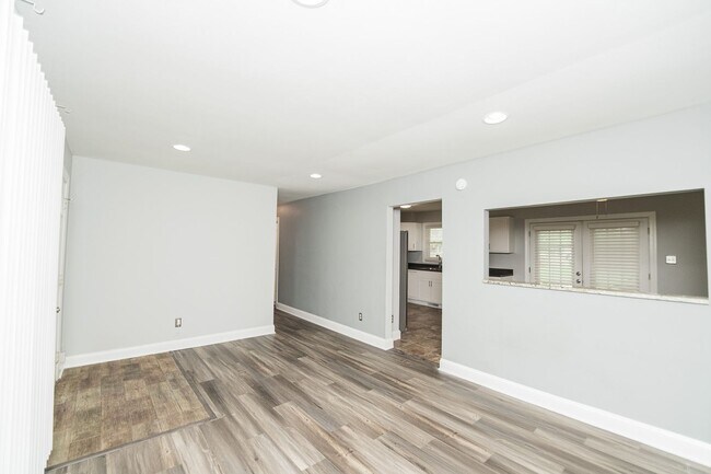 Foto del edificio - 3 bed 2 bath Home in Merrillville