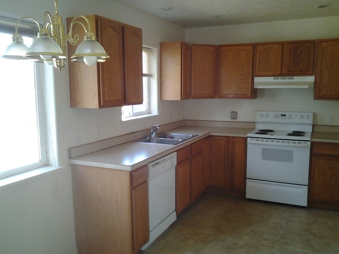 524 2nd Avenue West, Gooding, ID 83330 Apartments in Gooding, ID