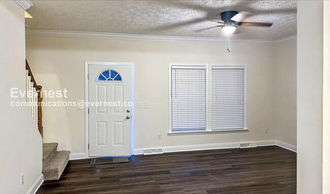 Building Photo - 1805 S Mayflower Dr