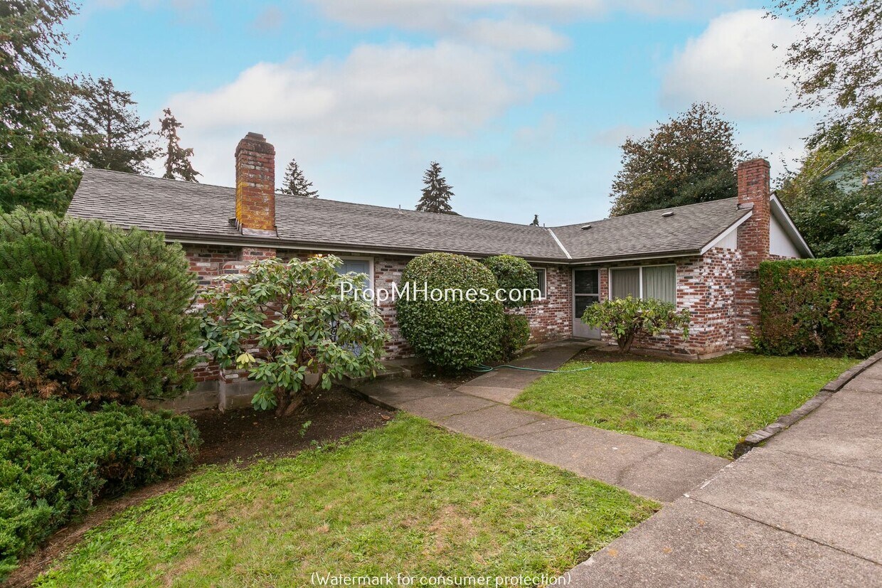 Foto principal - Spacious Two Bedroom Duplex in Oregon City...