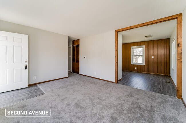 Building Photo - 530 New Market Dr
