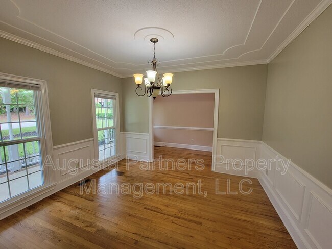 Building Photo - 650 Woodstone Way