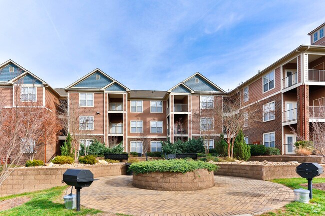 Colonial Grand at Huntersville Apartments - Huntersville, NC