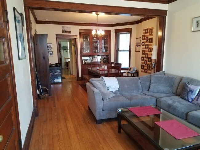 Dining Room - 4241 N Damen Ave