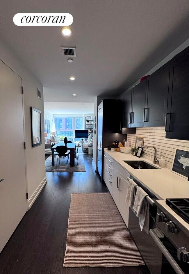 Foto del edificio - 555 10th Ave