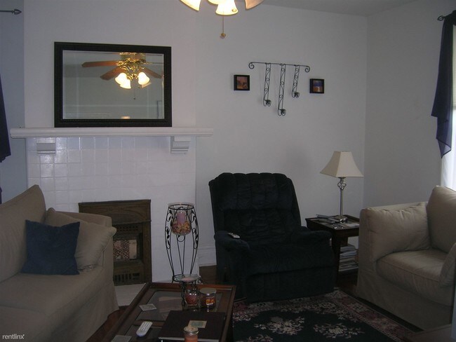 Building Photo - 5863 Hobart St