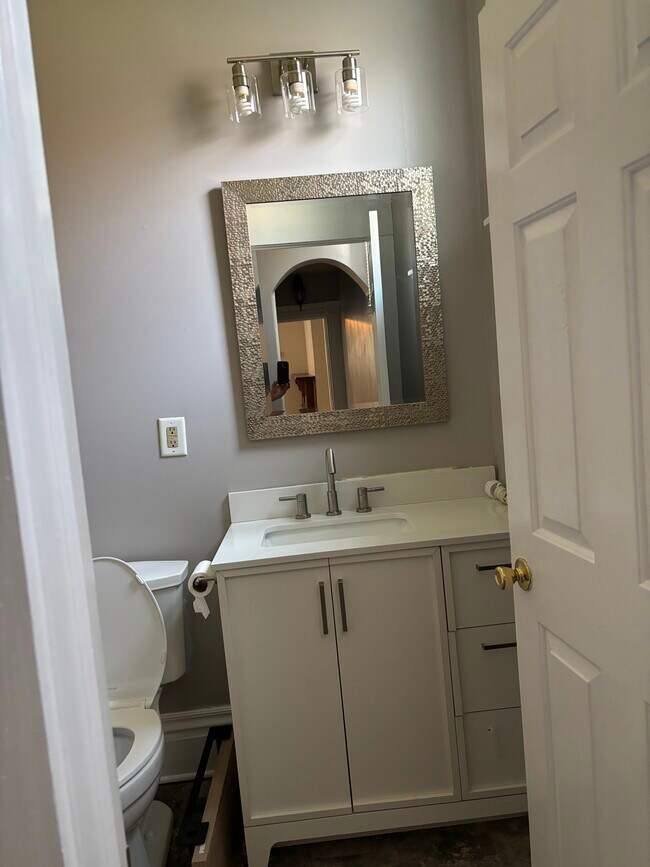 Foto del edificio - 1109 Russell St