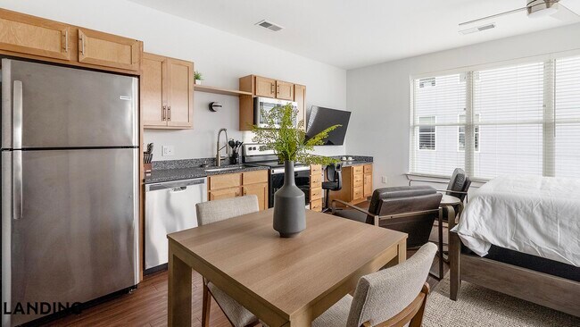 Building Photo - 302 13th St S