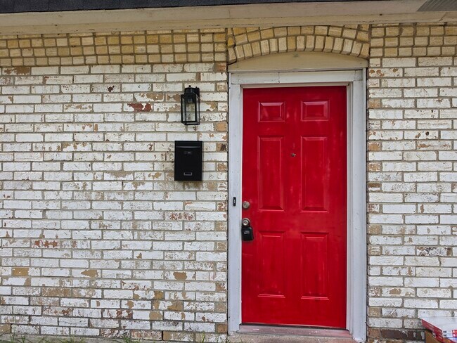 Foto del edificio - 1801 Lawndale Ave