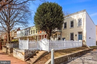 Building Photo - 1364 North Carolina Ave NE