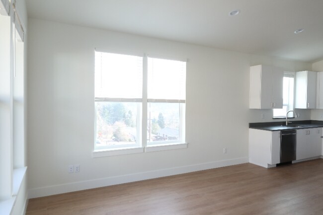 Foto del edificio - 12929 SE Ridgecrest Rd