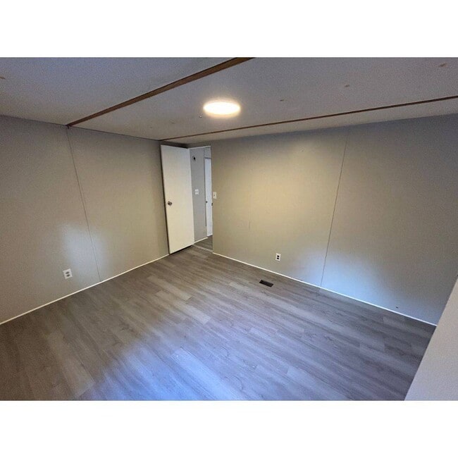 Building Photo - 4502 E Old Marion Hwy