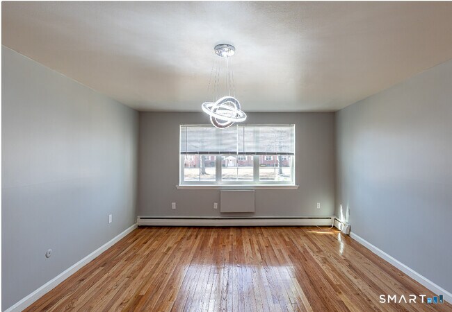 Foto del edificio - 72 Folly Brook Blvd