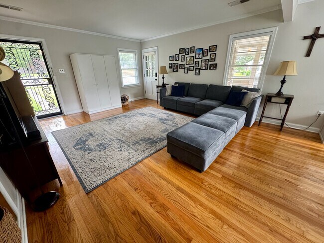 Foto del edificio - 1283 Colonial Rd