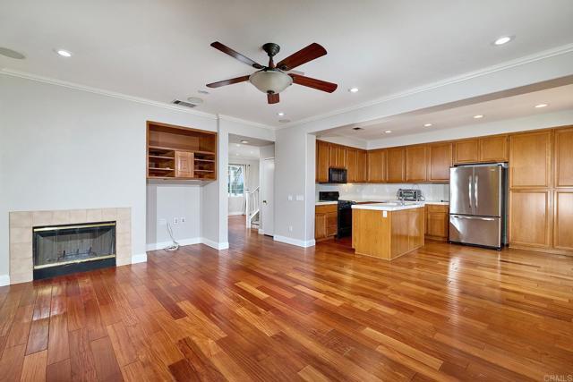 Building Photo - 402 Paseo Del Concho