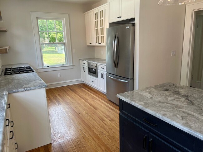 Building Photo - 4 Bedroom Single Family Home in Milton