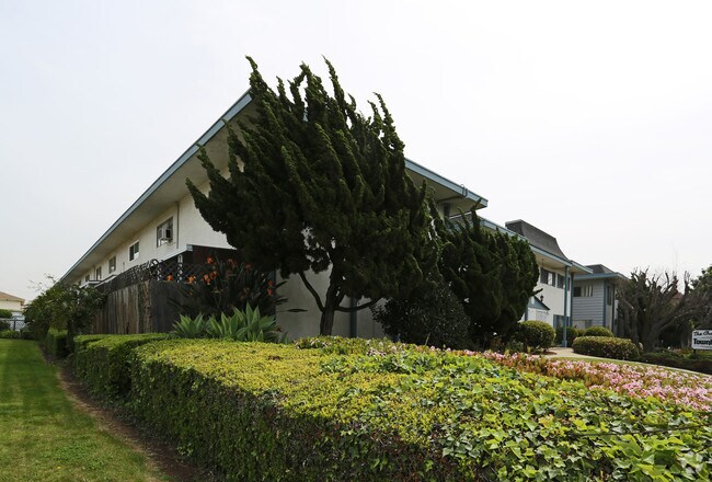 Building Photo - The Chula Vista Townhouse