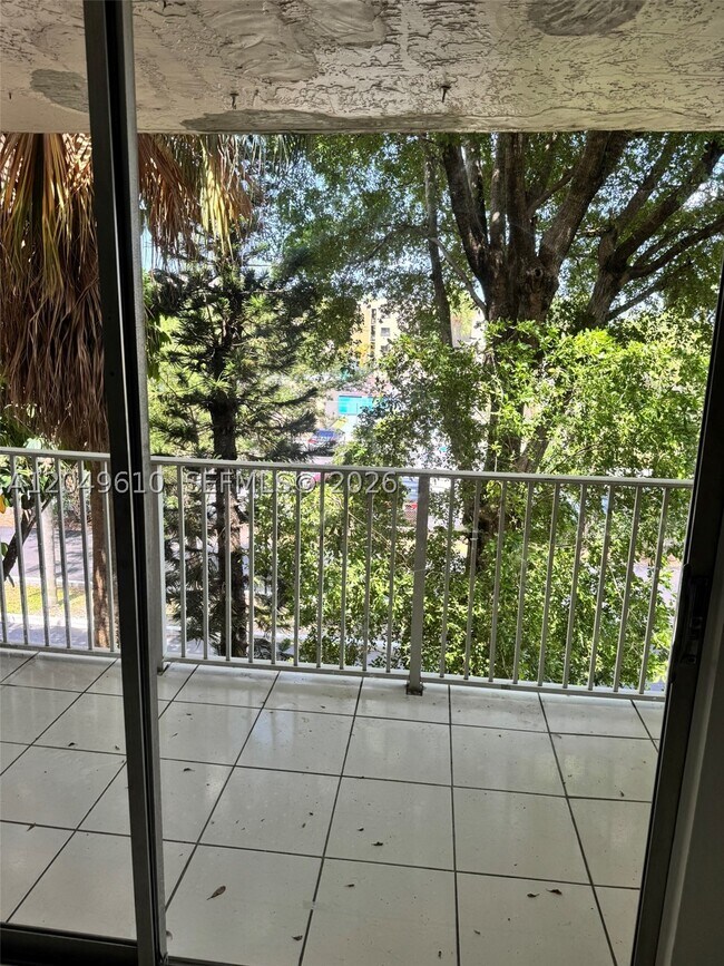 Foto del edificio - 8511 NW 8th St