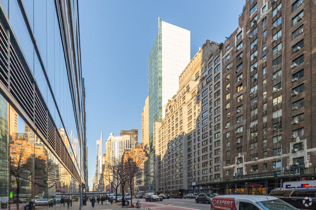 Building Photo - Place 57
