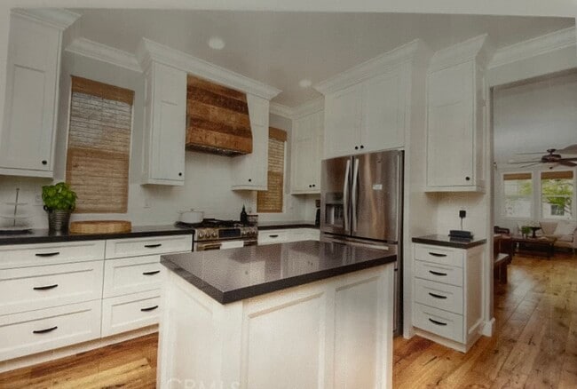 Building Photo - 21 Rinehart Rd